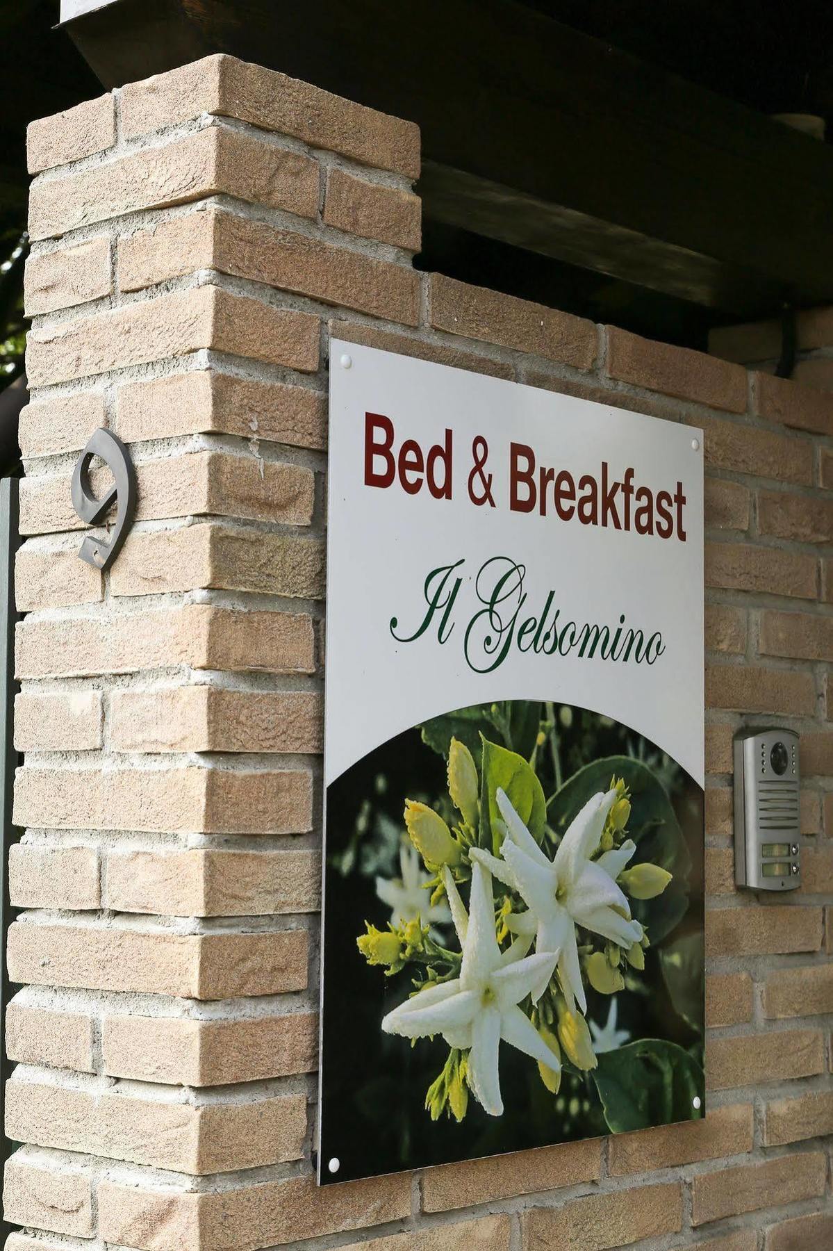 Il Gelsomino Bed & Breakfast Ferno Eksteriør bilde